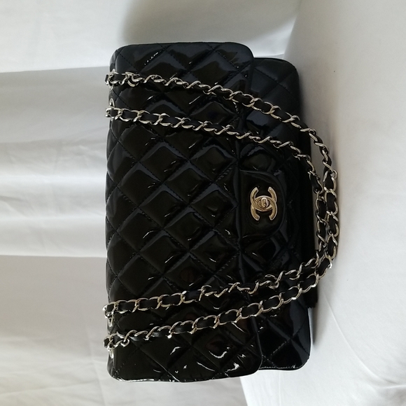 CHANEL Classic Flap Quilted Patent Bag. - Picture 9 of 16